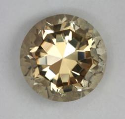 A fine beige round, Queen Ecru's consort