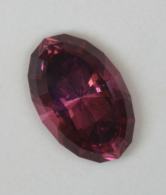 Fine, medium plus toned pink, eye clean and bright