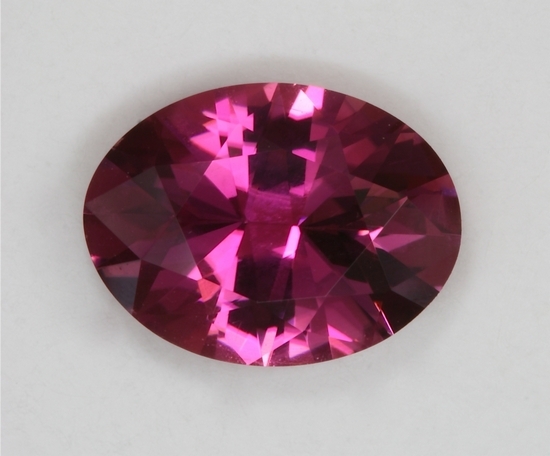 A fine pink oval with great propeties.  #253